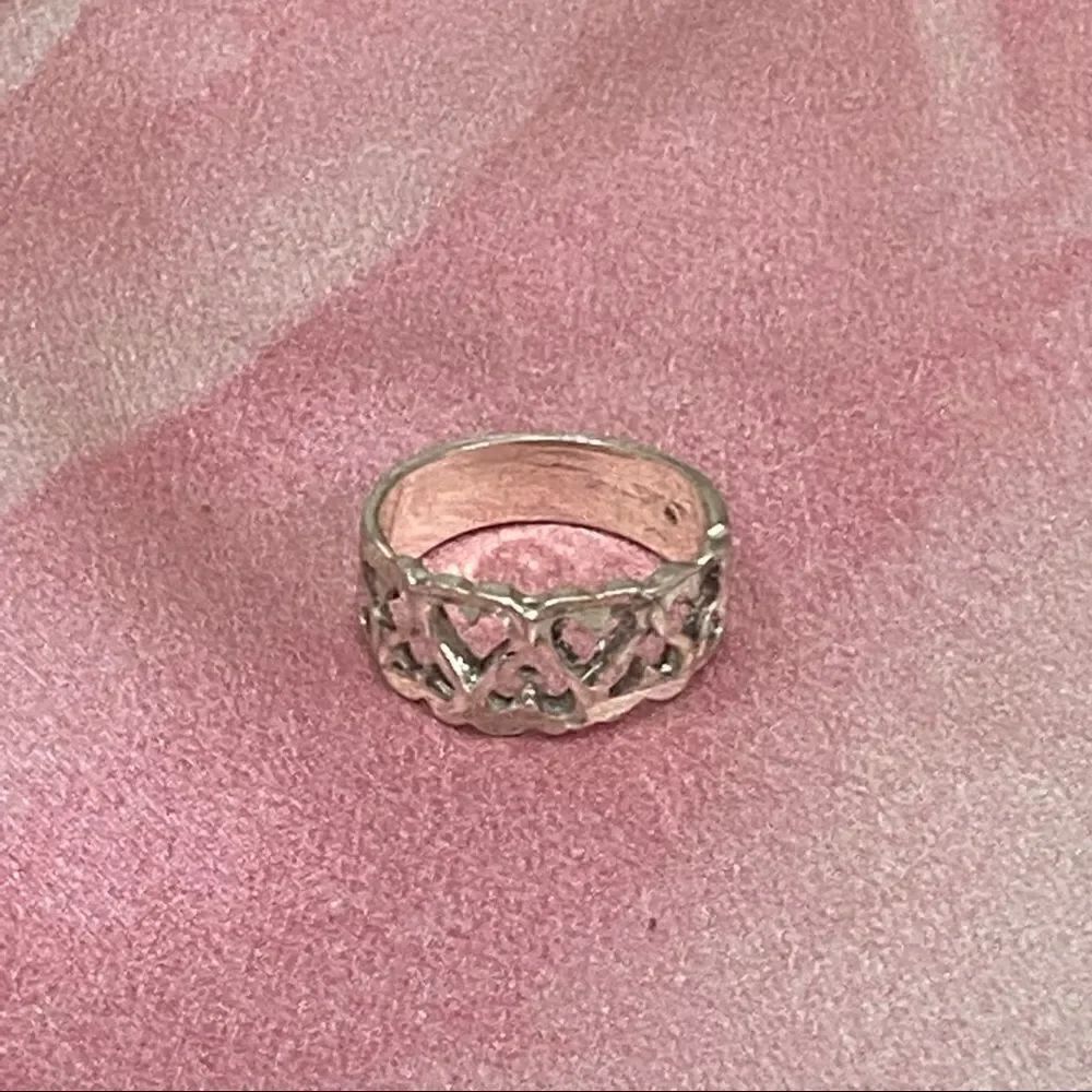 VINTAGE Silver Heart Handmade Die Cut Ring - Picture 9 of 11